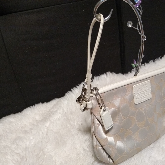 Coach Wristlet - Picture 3 of 4